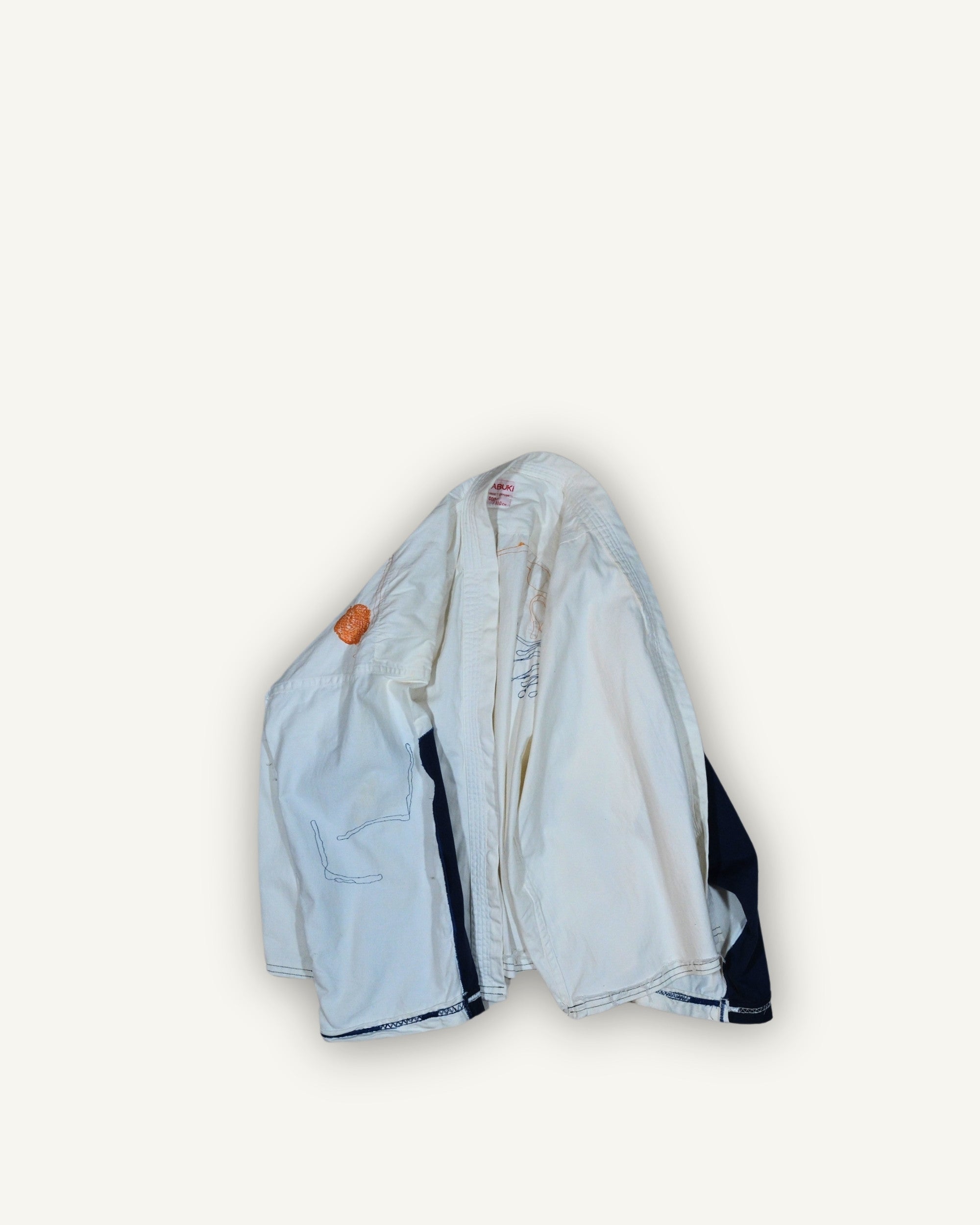 Kimono PHENOMENA Upcycled – Ricami e Modifiche Sartoriali