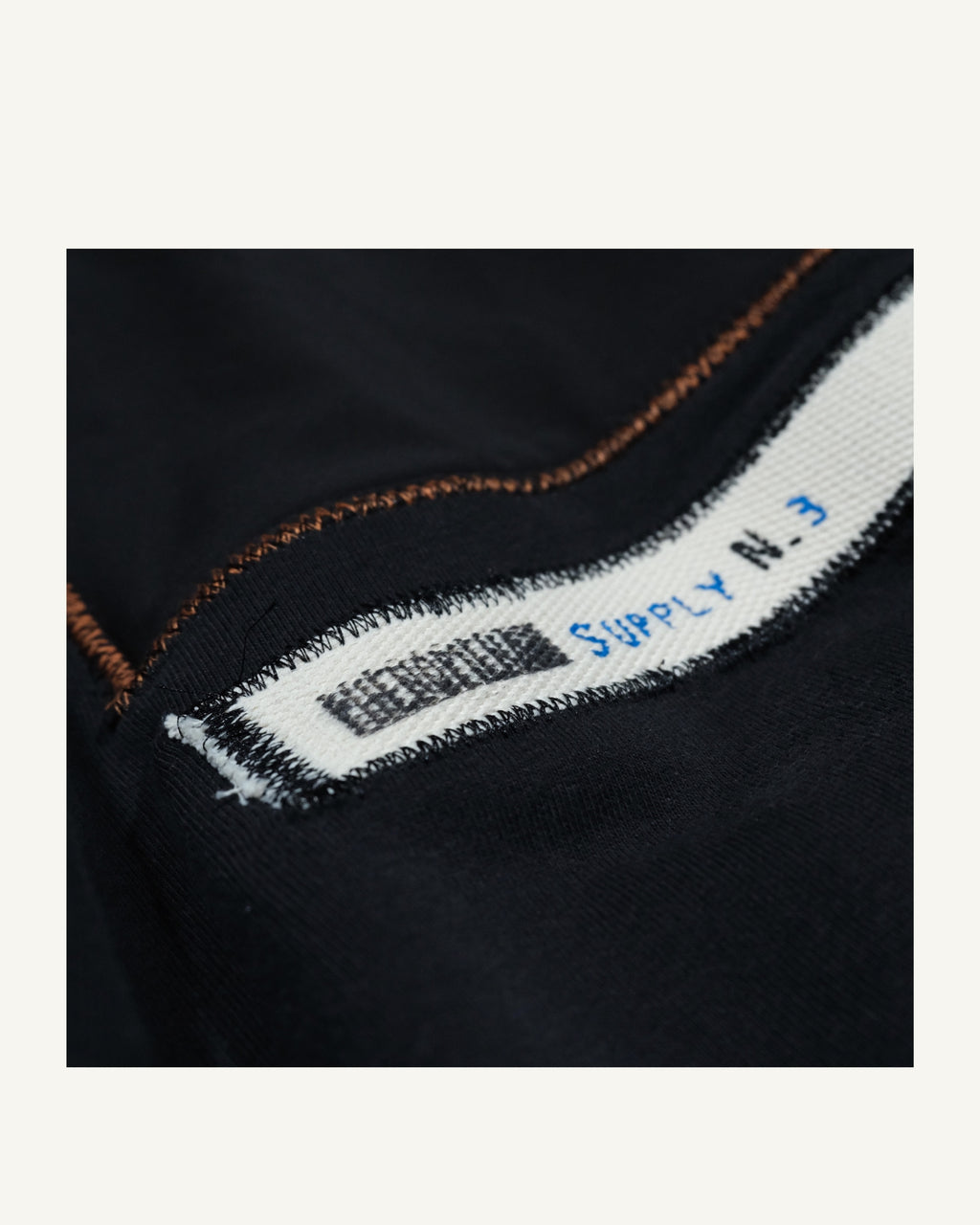 PHENOMENA SUPPLY N.3 — Felpa Carhartt Upcycled con tasca tecnica