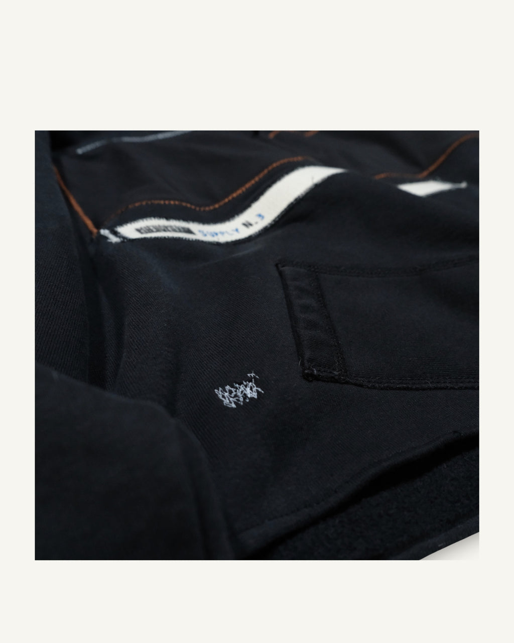 PHENOMENA SUPPLY N.3 — Felpa Carhartt Upcycled con tasca tecnica