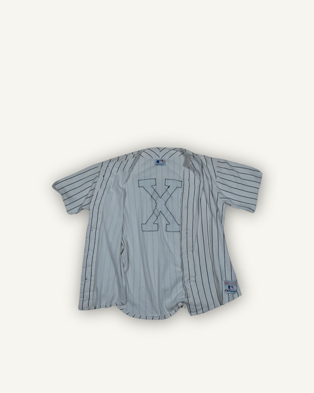 Camicia baseball Majestic MLB a righe con applicazione “X” – Made in USA