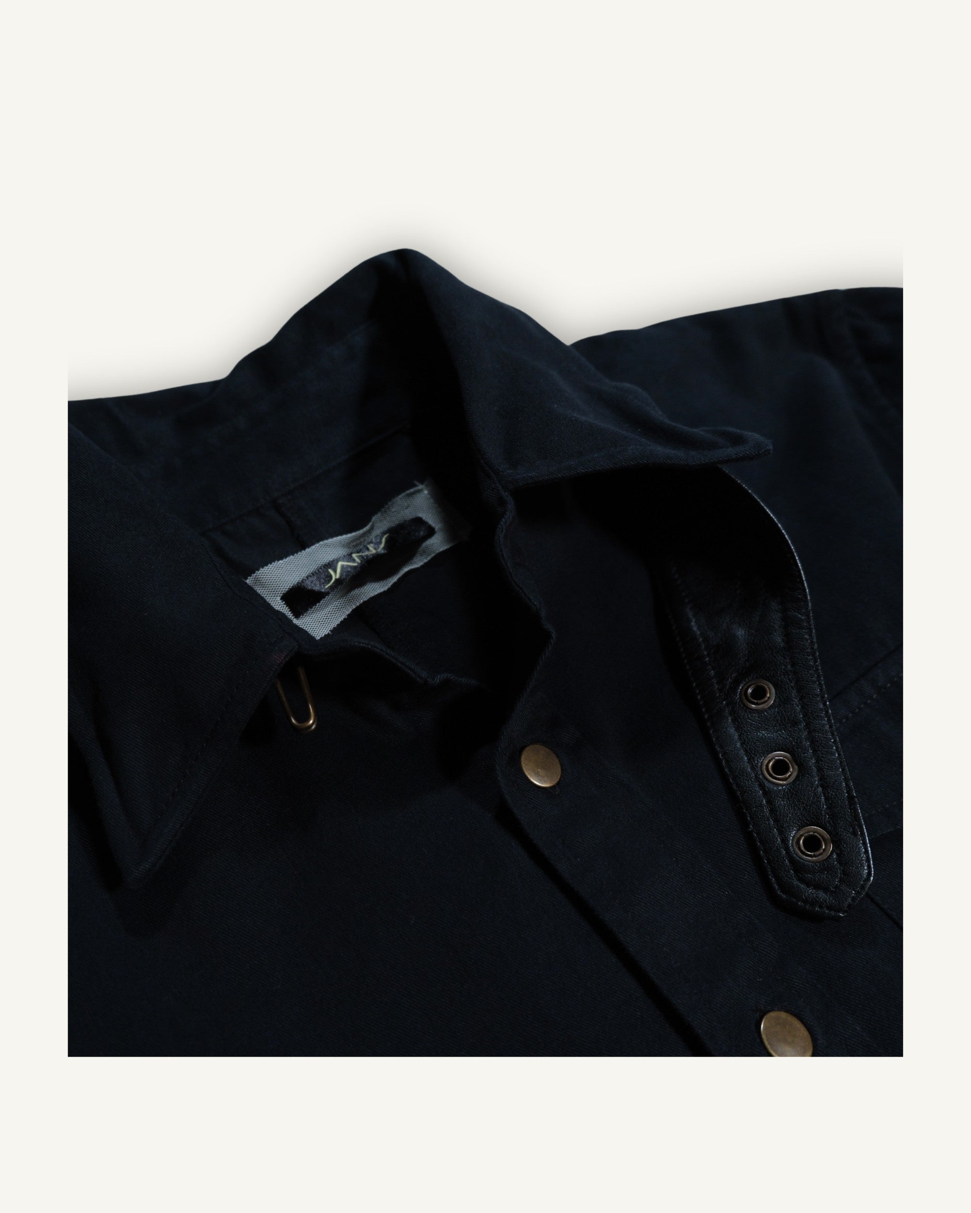 Camicia Nera J.A.N.S. in Cotone con Dettagli Regolabili