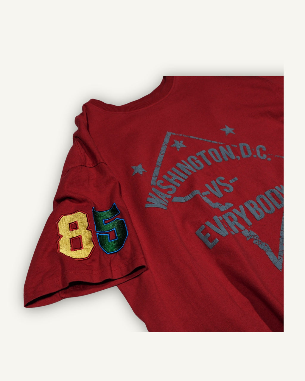 T-shirt Washington D.C. “VS Everybody” rossa – grafica USA